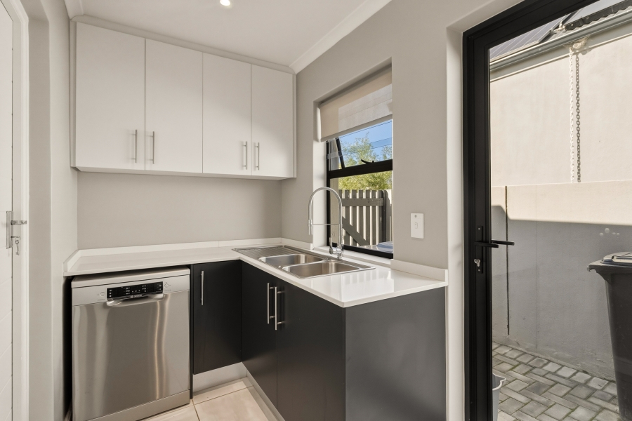 3 Bedroom Property for Sale in Aan de Wijnlanden Western Cape